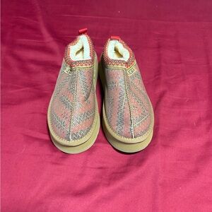 UGG Kids Red & Brown Patterned Slip-On Cozy Mocs